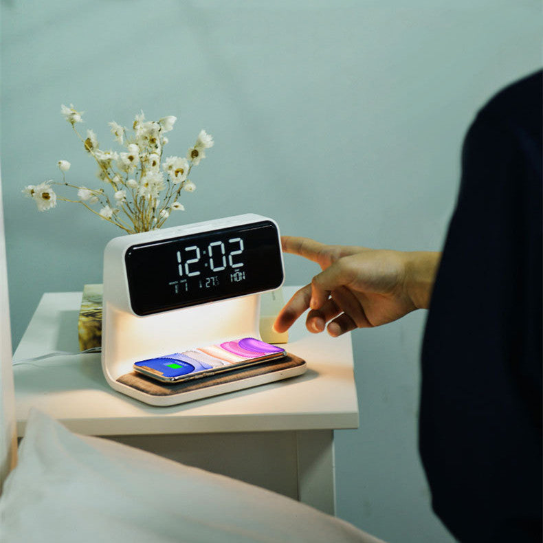 3 In 1 Wireless Bedside Lamp